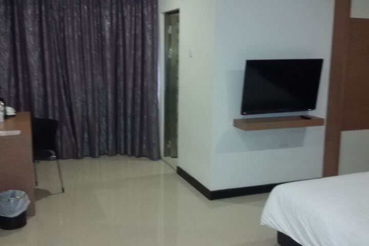 Room 4 of 31