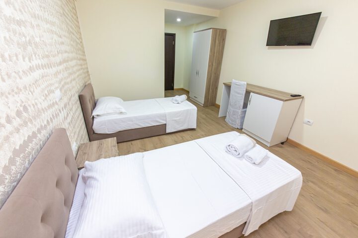 Room 6 of 46