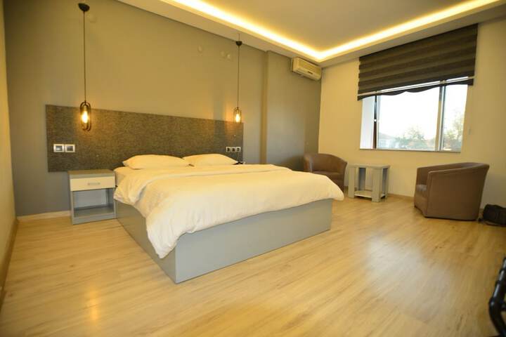 Room 9 of 17