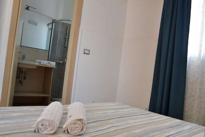 Room 5 of 29