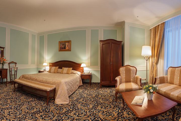 Room 3 of 49