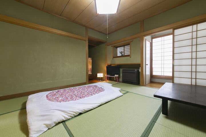 Room 4 of 42