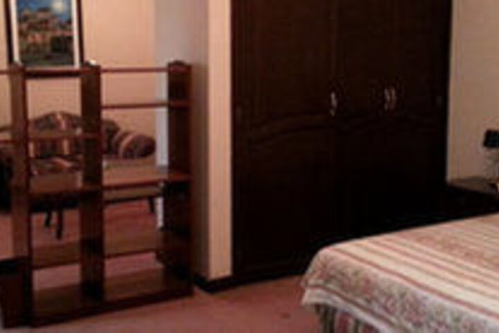 Room 9 of 15