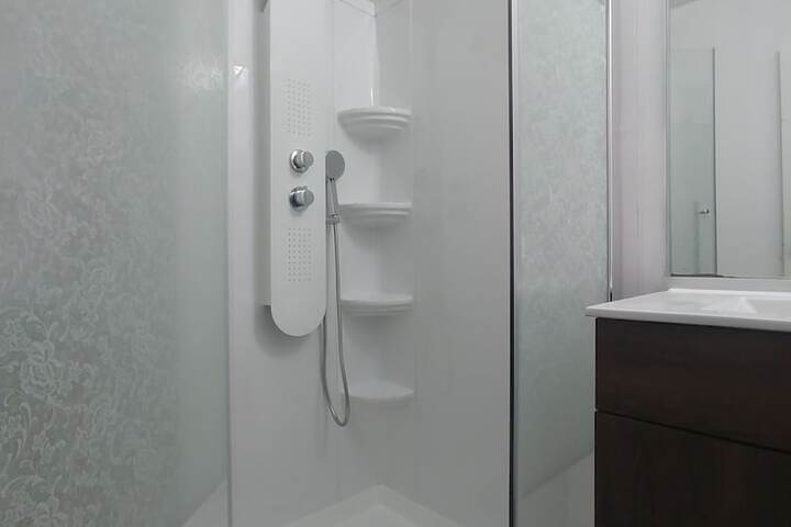 Room 26 of 38