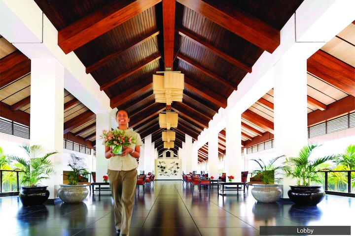 Entrance & Lobby