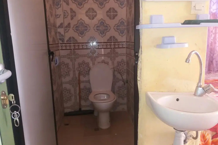 Room 8 of 14