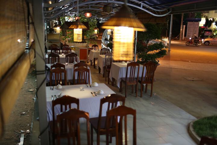 Dining 68 of 78