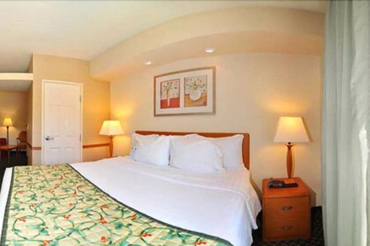 Room 10 of 37