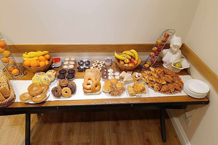 Breakfast/Coffee Service 267 of 283