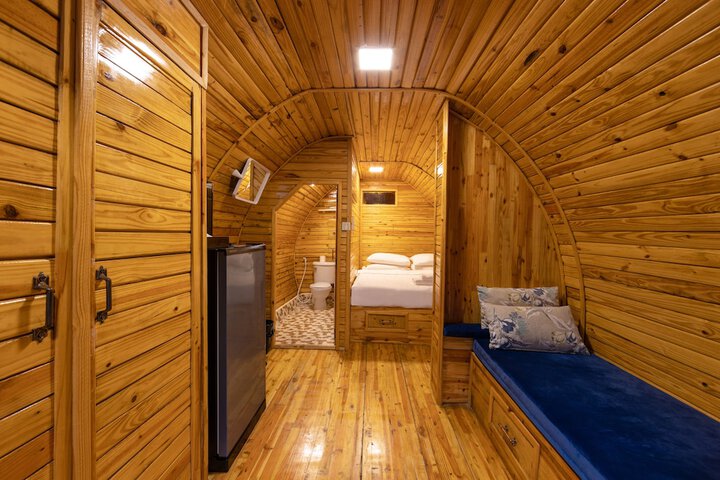 Room 12 of 207