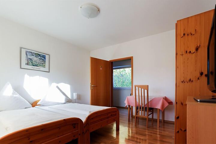 Room 3 of 15
