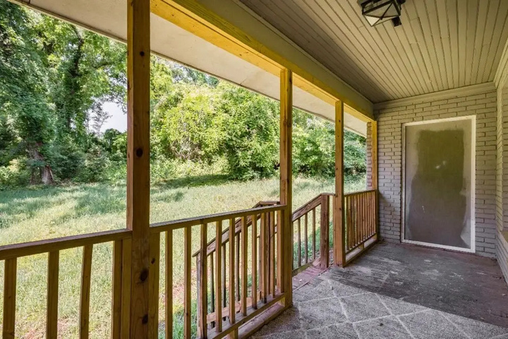 Terrace/Patio 6 of 18
