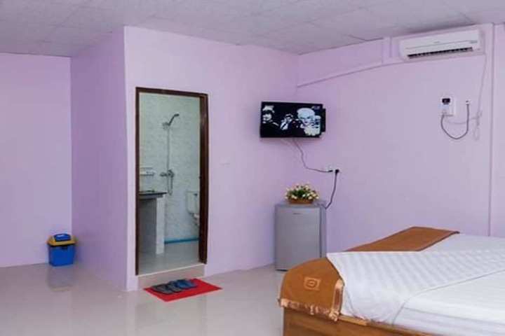 Room 13 of 24