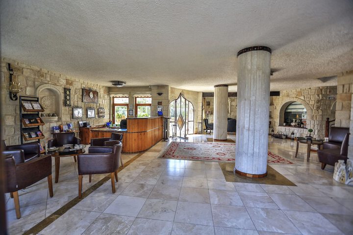 Guest Lobby