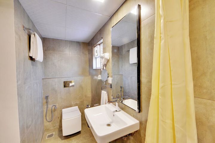 Room 15 of 22