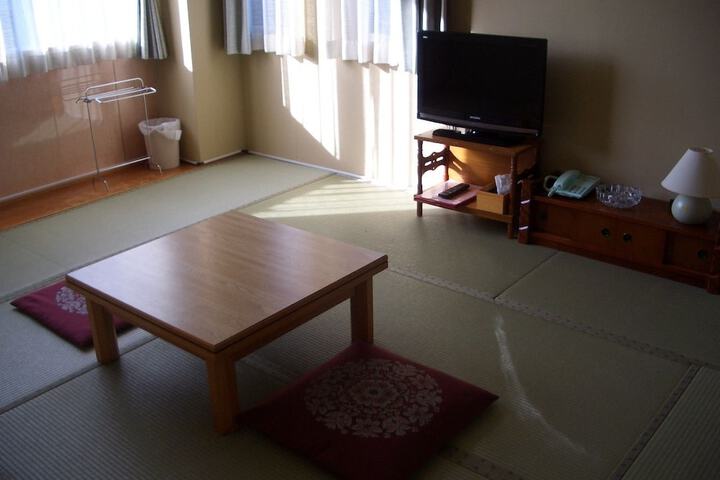 Room 4 of 41