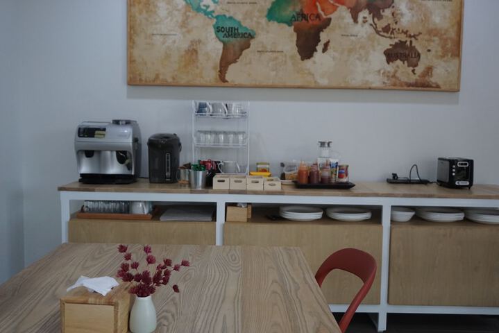 Breakfast/Coffee Service 23 of 32