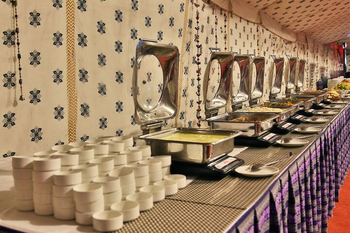 Dining 8 of 14