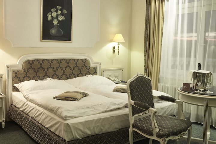 Room 14 of 64