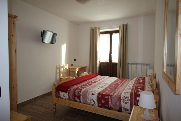 Room 3 of 61