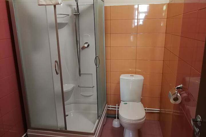 Room 69 of 94