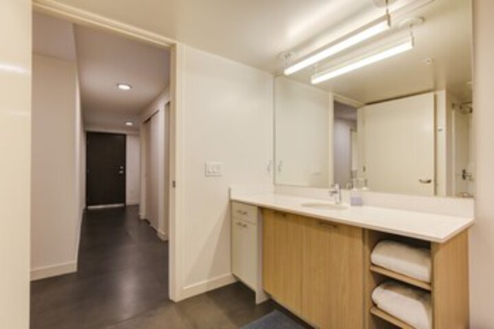 Room 8 of 90