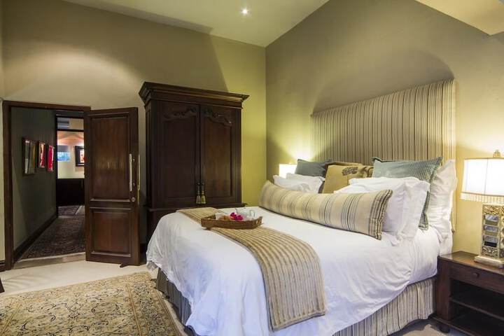 Room 2 of 52