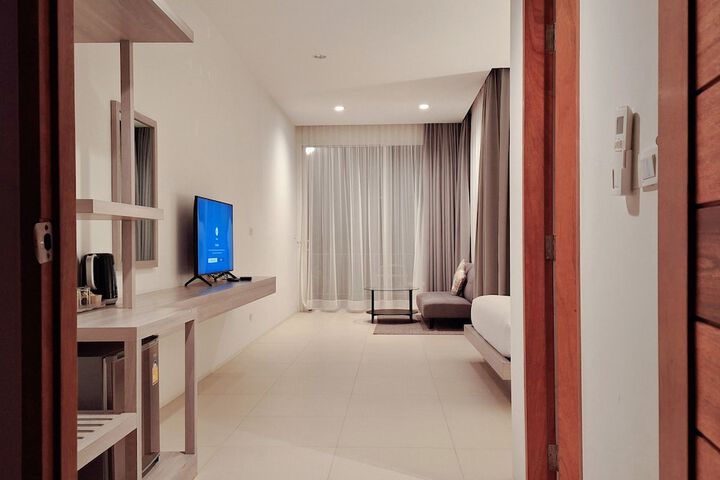 Room 6 of 175