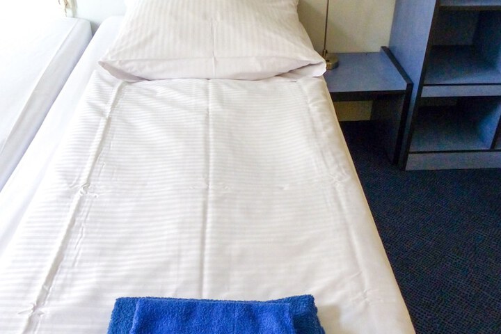 Room 44 of 86