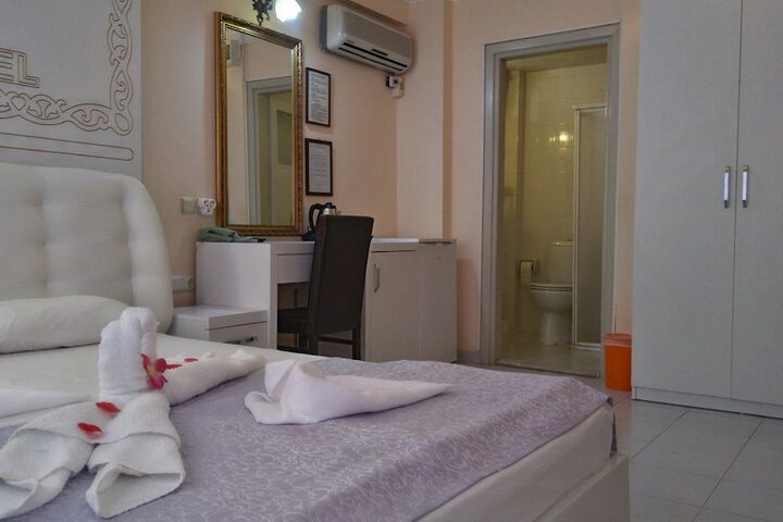 Room 5 of 43