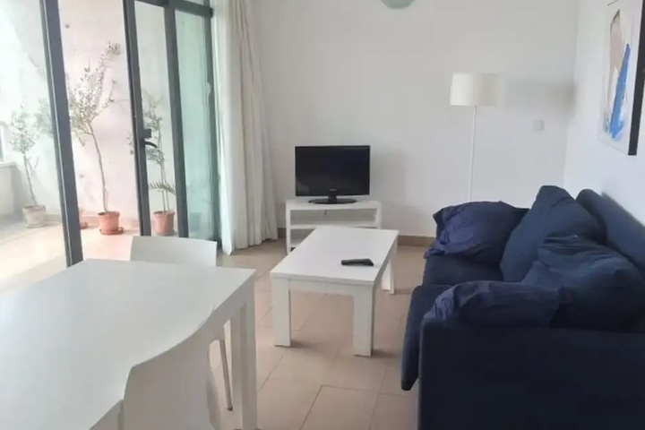 Room 5 of 13