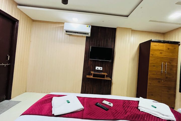 Room 15 of 27