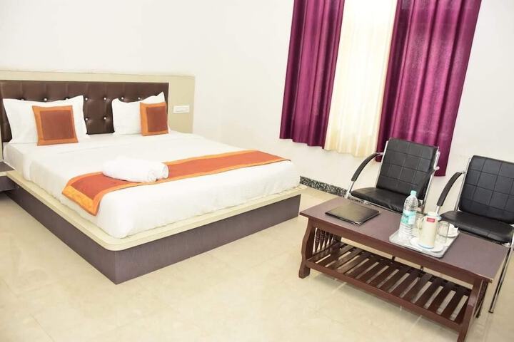 Room 4 of 13