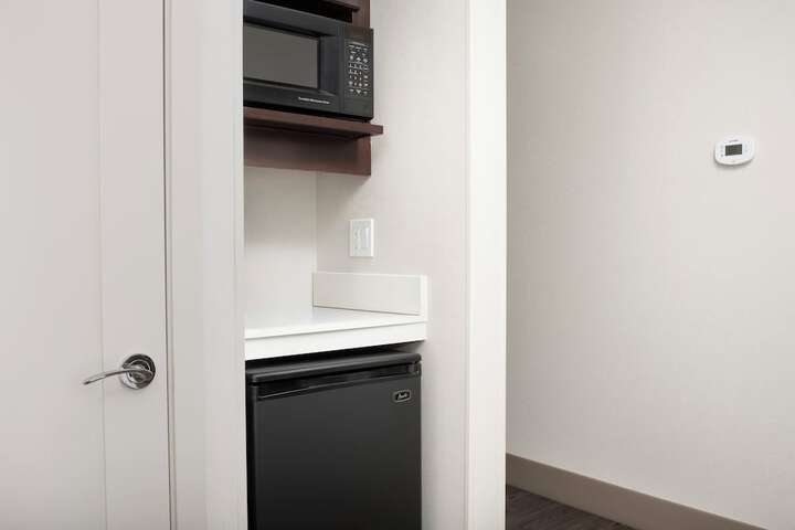 Room 16 of 40