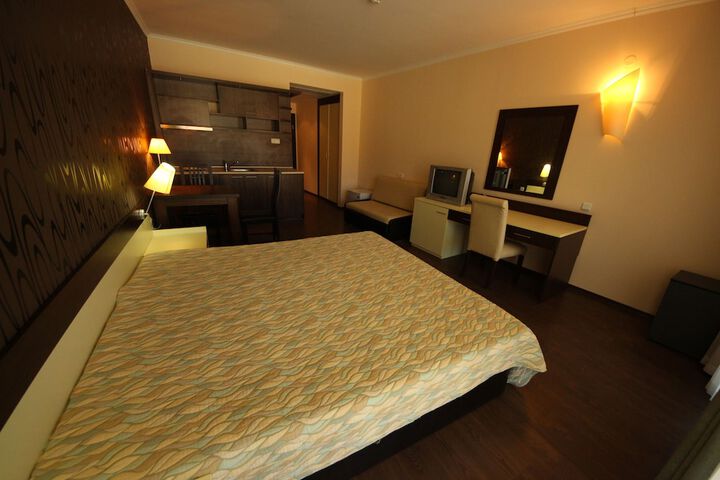 Room 12 of 36