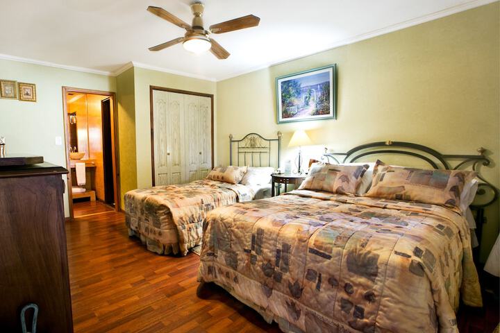 Room 19 of 80