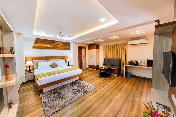 Room 8 of 25