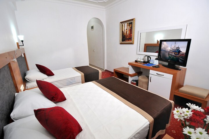 Room 13 of 42
