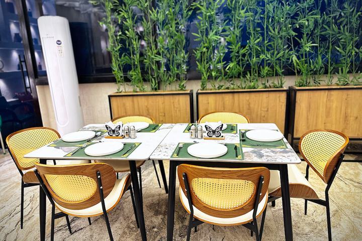 Dining 64 of 72