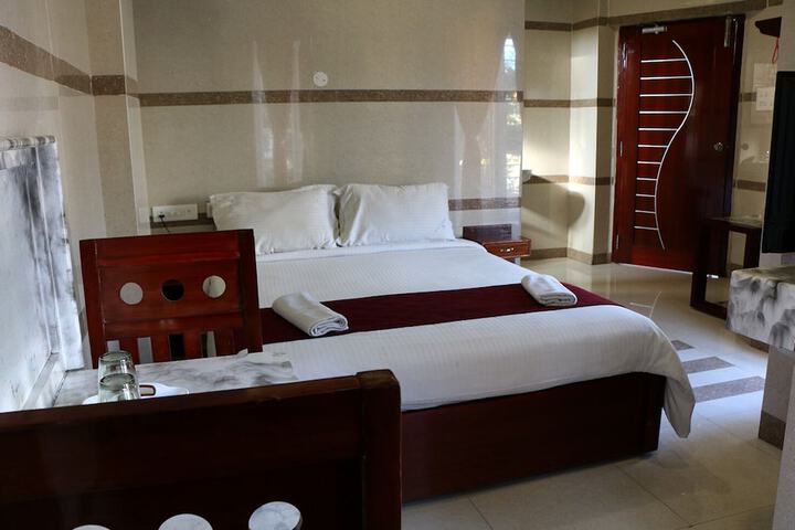 Room 11 of 25