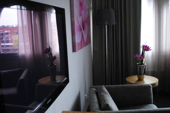 Room 27 of 38