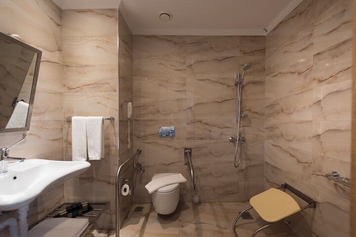Room 29 of 525