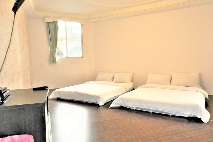 Room 72 of 232