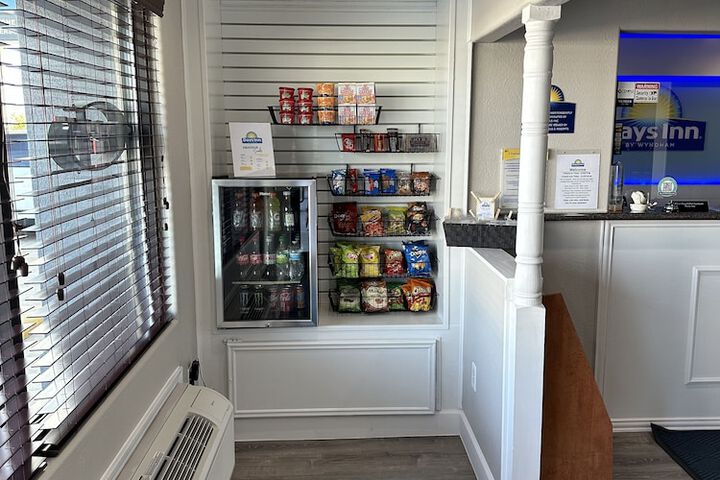 Snack bar