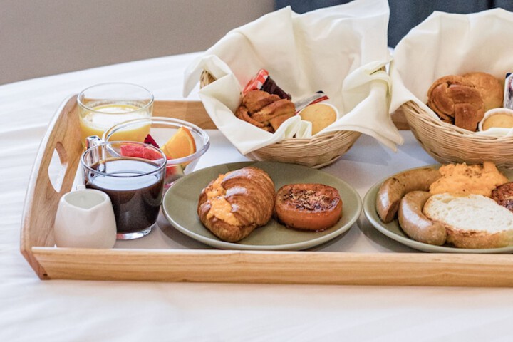 Breakfast/Coffee Service 101 of 105