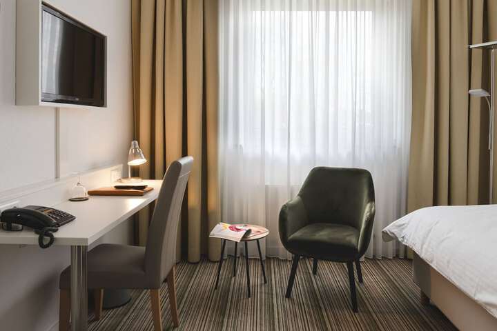 Room 40 of 89