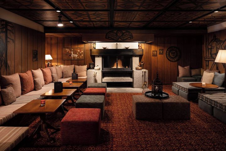 Lounge 176 of 233