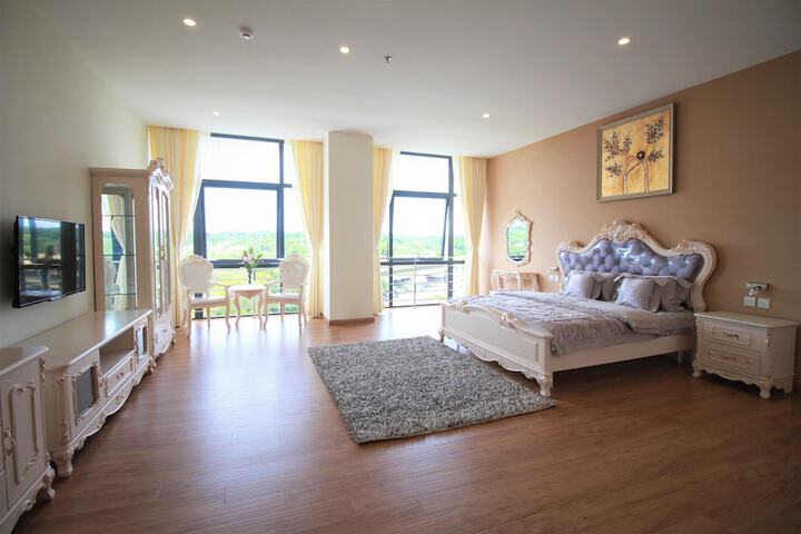 Room 20 of 76