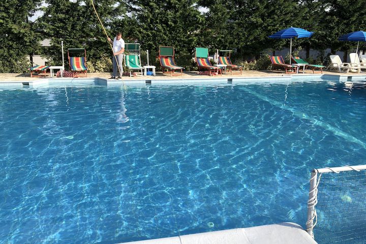 Pool 46 of 98