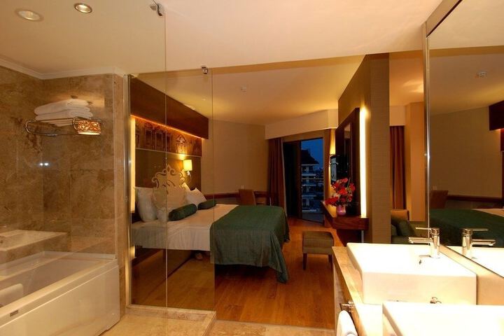 Room 10 of 69